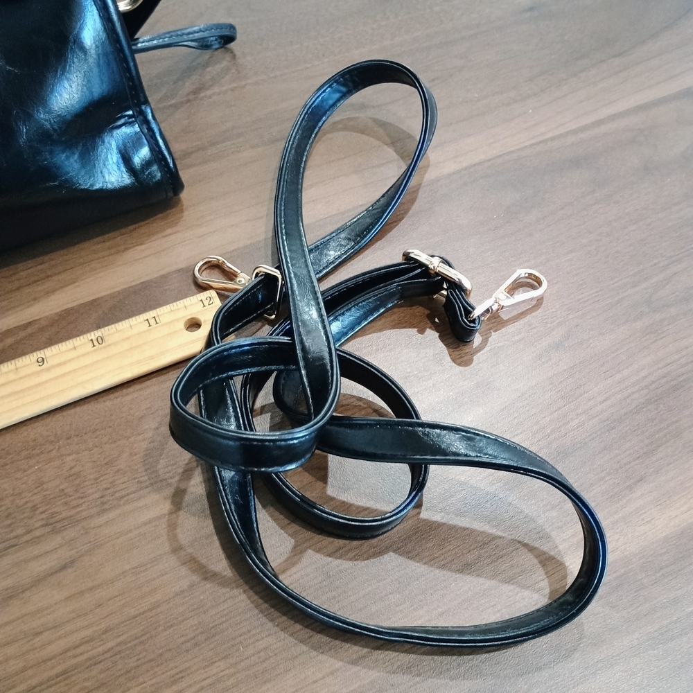 Elegant Black Mini Bag - Picture 2 of 7